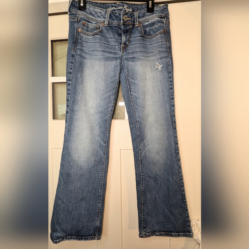 American Eagle Size 8 Slim Boot cut (Short/petite) blue jeans - stretch